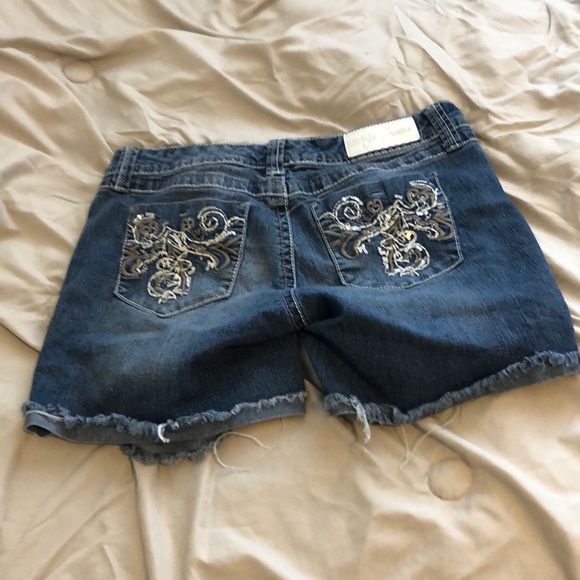 Shorts - Picture 2 of 2